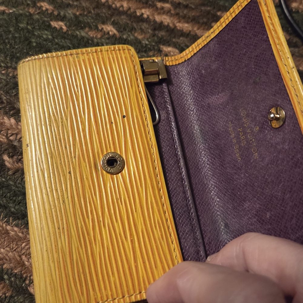 Louis Vuitton Yellow Key Holder - Picture 6 of 7